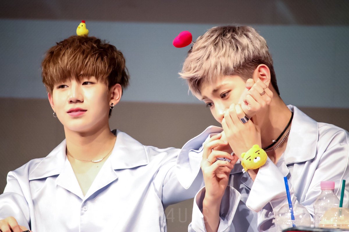 24U_S's tweet photo. 170617 신촌팬싸 #24K #투포케이
#JinHong #Changsunny #진홍 #창선 https://t.co/Ax8TRAQiyu