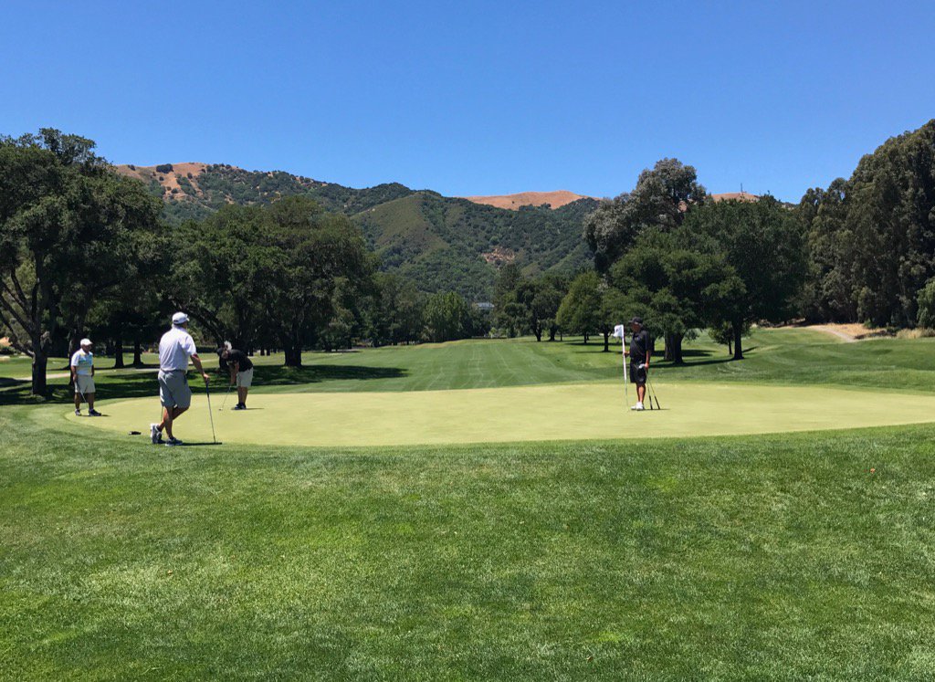 marinccgolf's tweet photo. It's off to the races on the final day of The Splash. Win? Place.? Show? #BigSplash2017 #horseraces #golf #troongolf https://t.co/vFtprwPQ9e