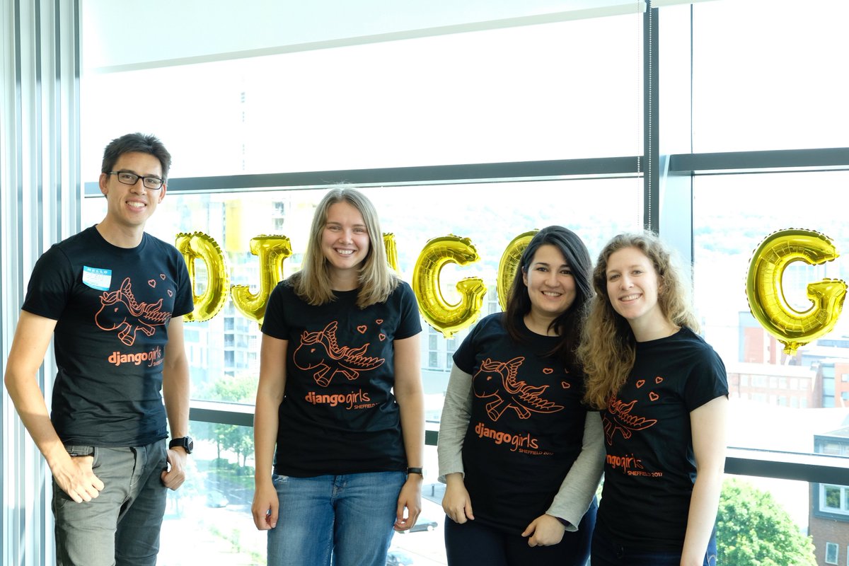 djangogirlsshef's tweet image. Team photos... #dgSheff