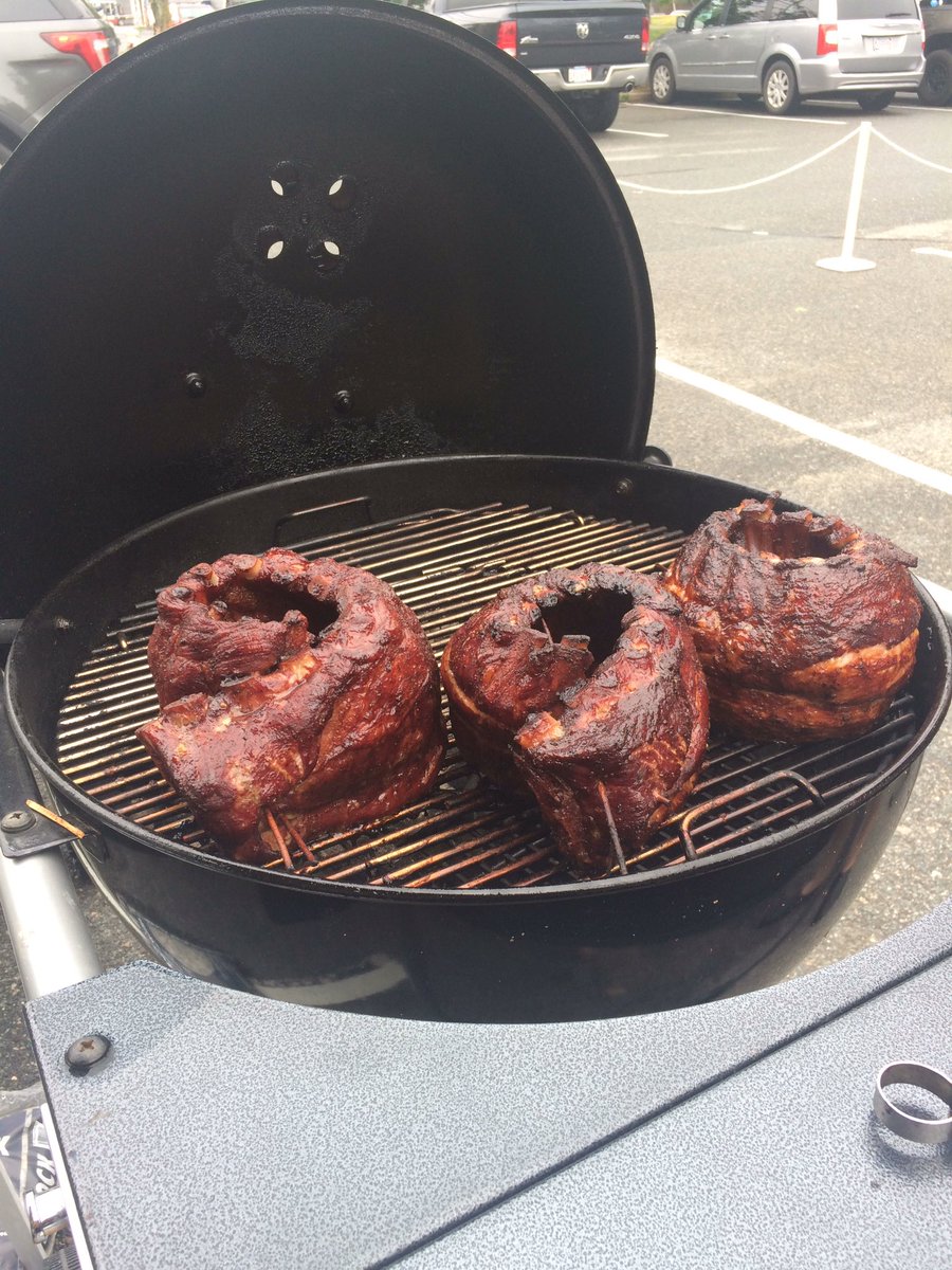 SnowsCapeCod's tweet image. THIS JUST IN!! Samples are going to start at 1pm. Beer &amp;amp; wine is already flowing! Come on by!