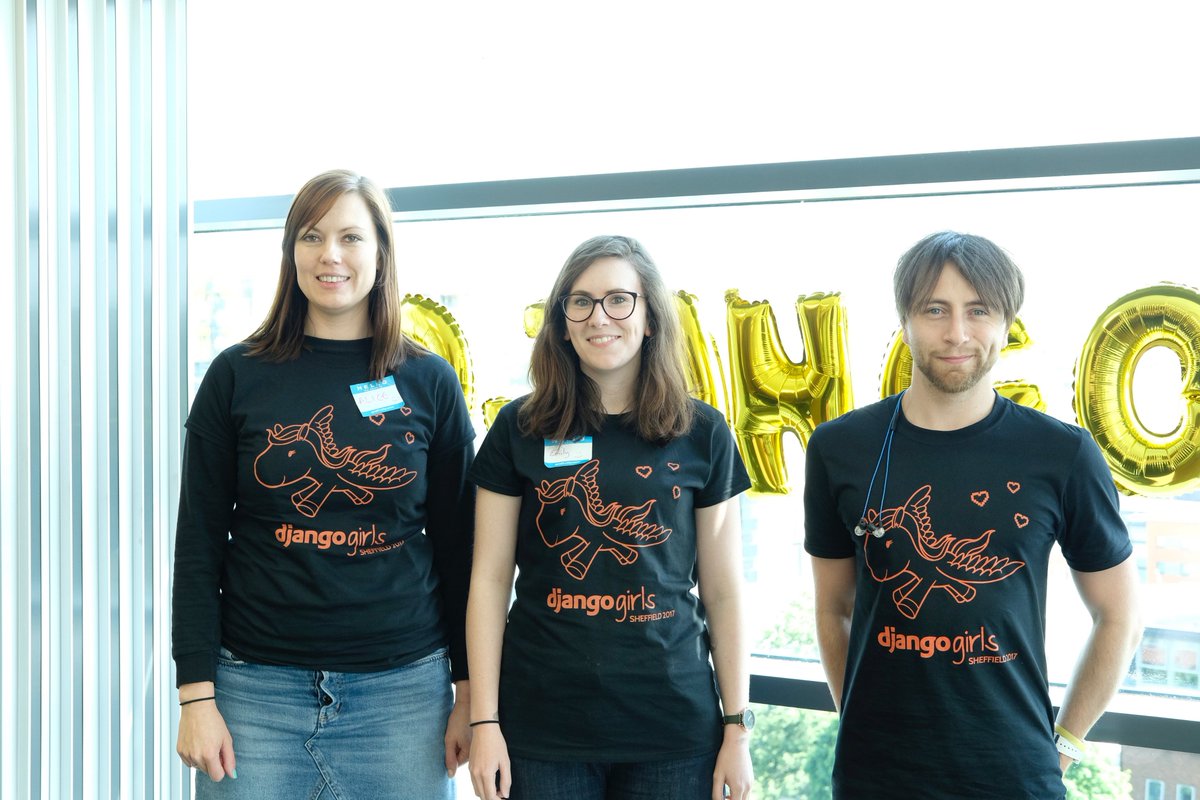 djangogirlsshef's tweet image. Team photos... #dgSheff