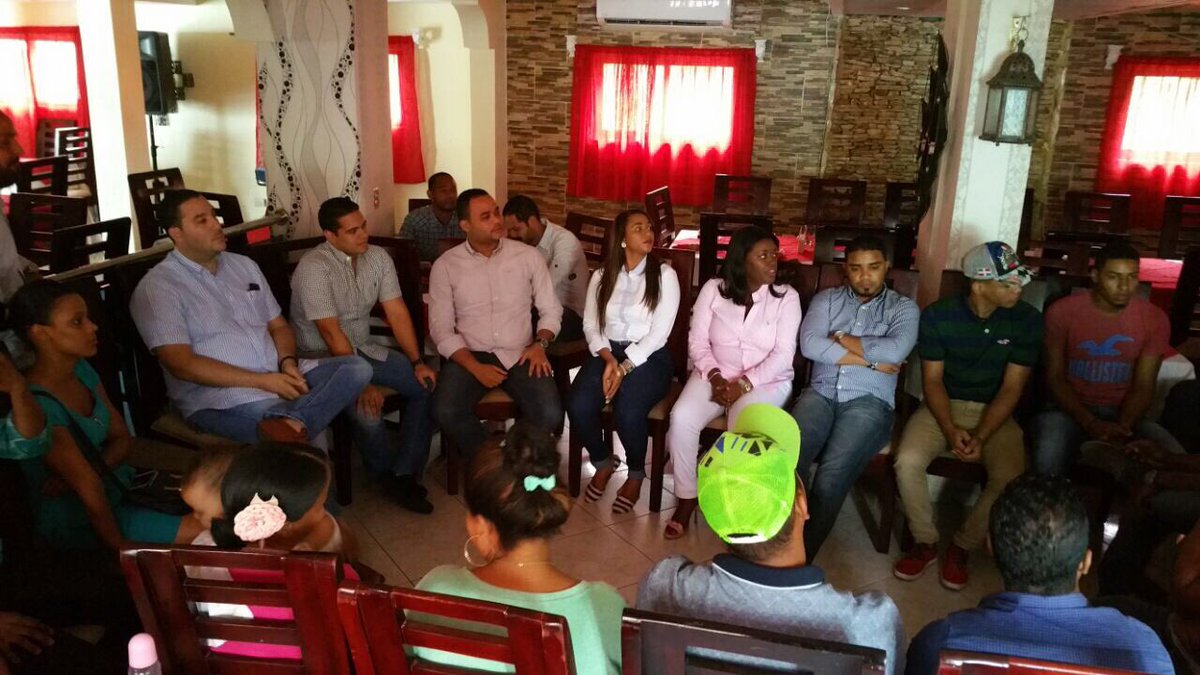 mijrdoficial's tweet photo. Hoy compartimos con nuestro dirigentes de la provincia de #HatoMayor siempre comprometido con el trabajo de @mijrdoficial #UnaJRDdiferente https://t.co/tf7RN4twNP