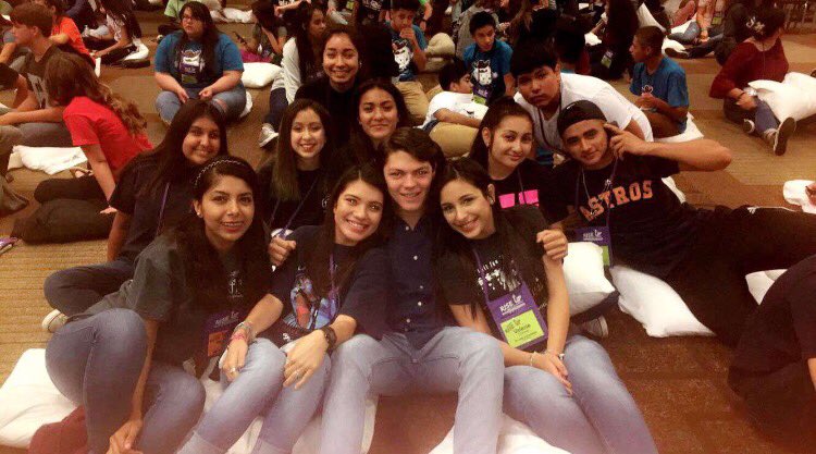 wong15_'s tweet photo. i couldn't ask for better people in my life. you guys are truly a blessing. #DYC2017 https://t.co/bytvbpJjFx
