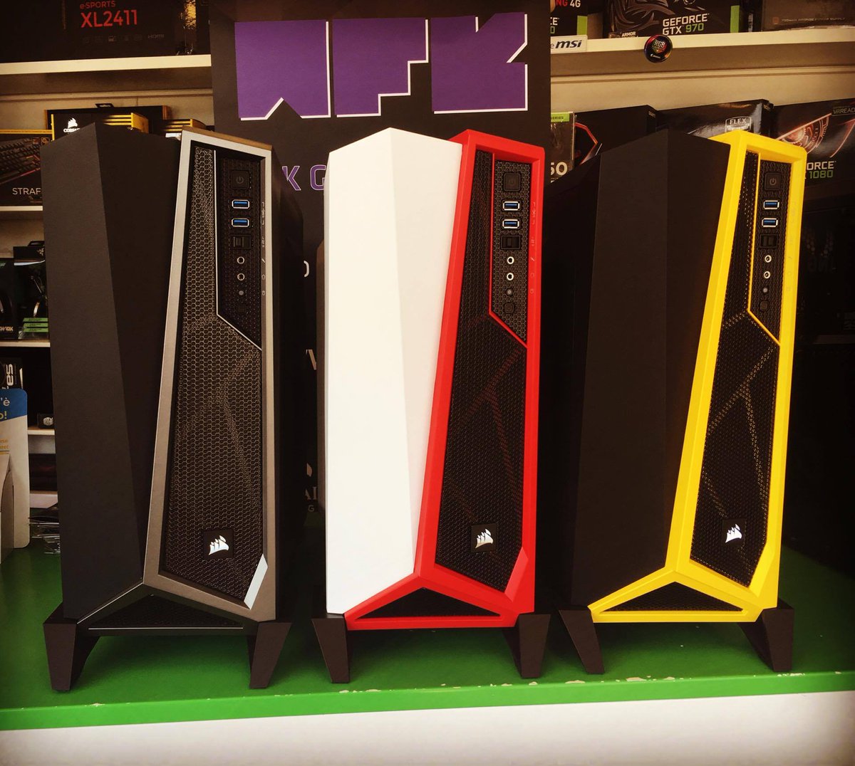 AFKSTORE_IT's tweet photo. Sempre piu' richiesti dai nostri clienti!

@CORSAIR Spec Alpha disponibili ora in negozio in queste 3 colorazioni! 

#Corsair #PCGaming https://t.co/6bDIYJYKxT