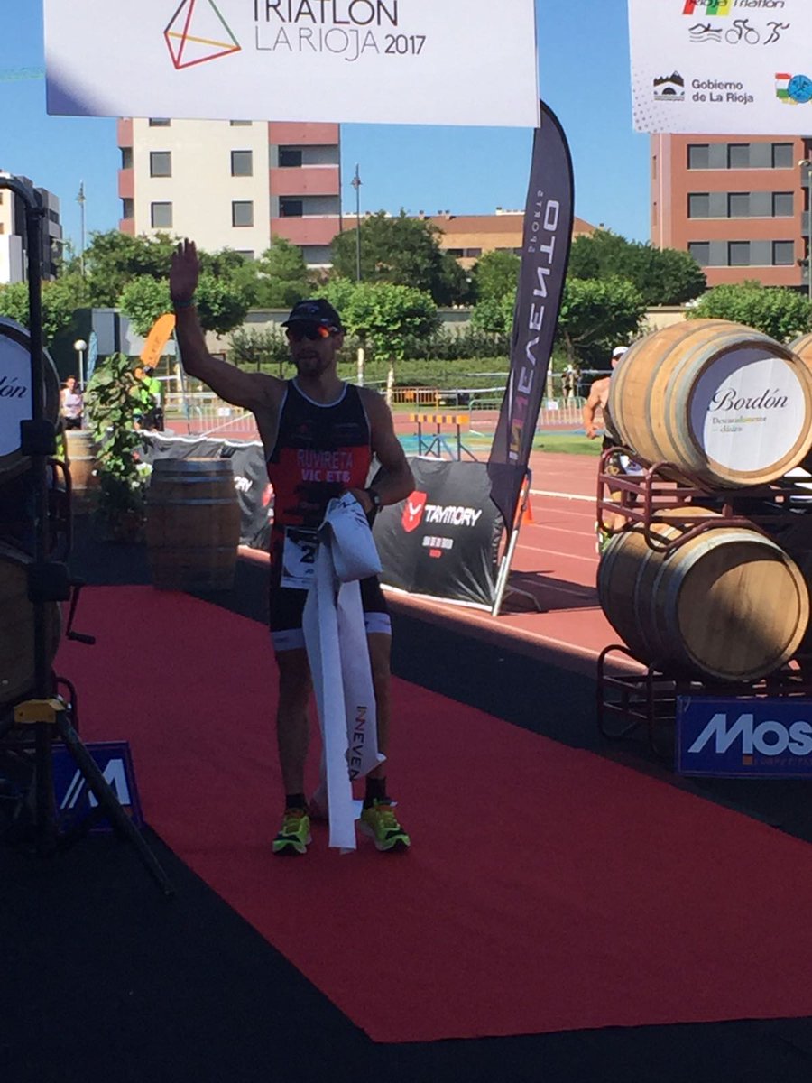 cnvic_etb's tweet photo. El nostre triatleta @JoanRuvireta s'imposa al @TriLaRioja Moltíssimes felicitats. #VicEtbPower https://t.co/bEji7wIF3n