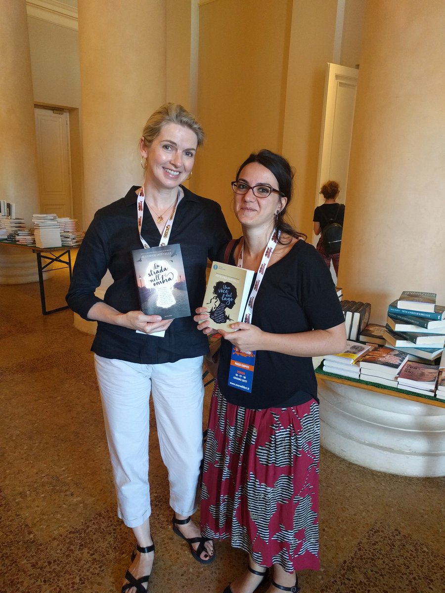 JenWritesBooks's tweet photo. Thank you, @GruppoMondadori, and my Italian editor, Marta Mazza, for beautiful editions of #TheseShallowGraves and #anorthernlight! https://t.co/exhPKuGCI2