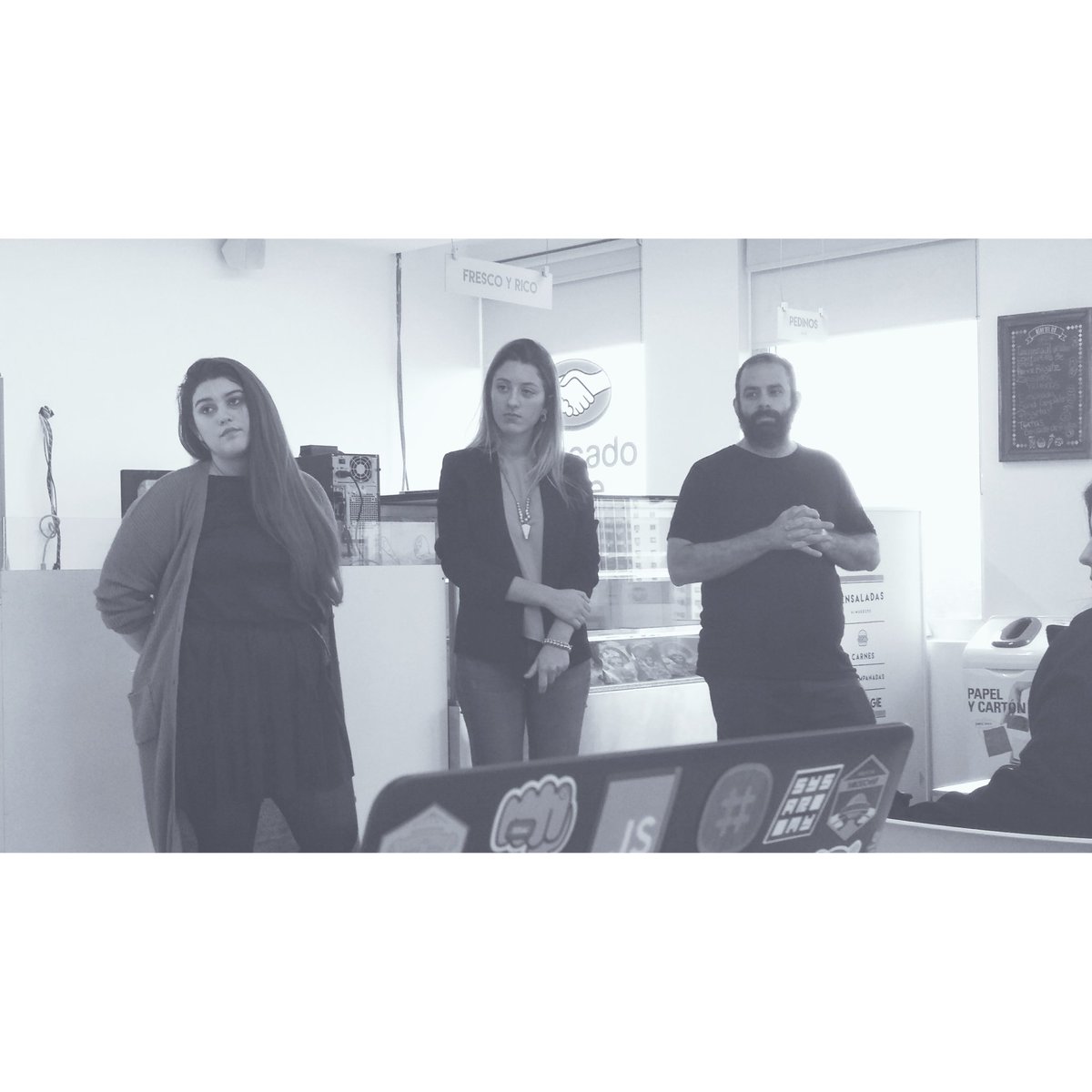 Ada_ITW's tweet photo. .@hmammana y dos Programadoras de su equipo 🙋💻 #mujeresentecnologia #FrontendTeam 🌠 de @ML_Argentina https://t.co/aBS0rU5XmR