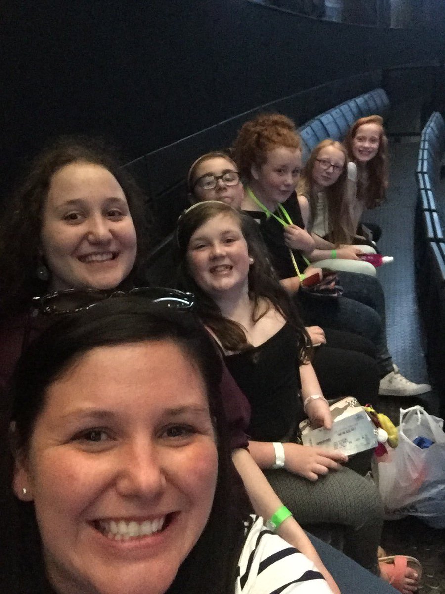 efmutch's tweet photo. Think they're excited!!!! #tartangig https://t.co/dJ6G8J04kK