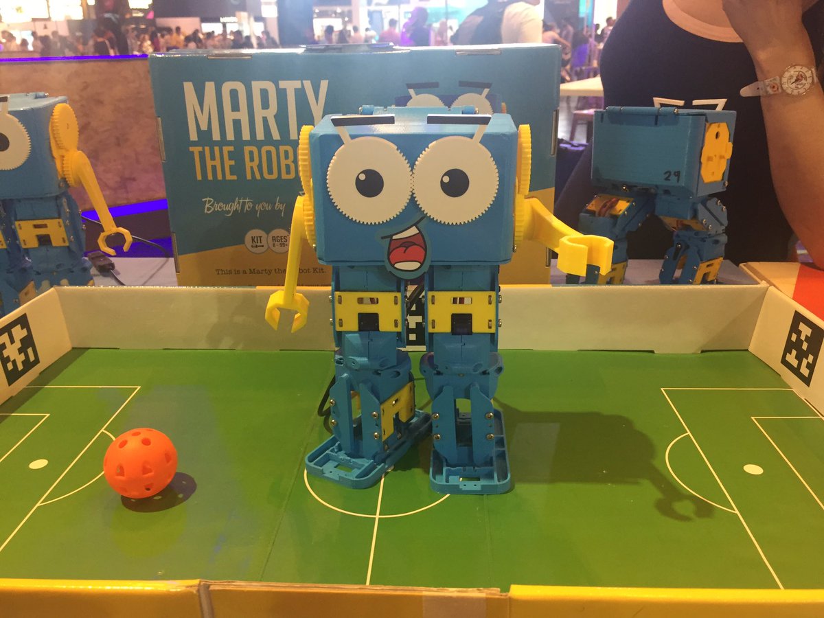 MadiSeydi's tweet image. L'#Innovation au service de l'éducation avec le #Robot #Marty qui permet d'apprendre l'anatomie humaine Cc @VivaTech @RoboticalLtd #VivaTech