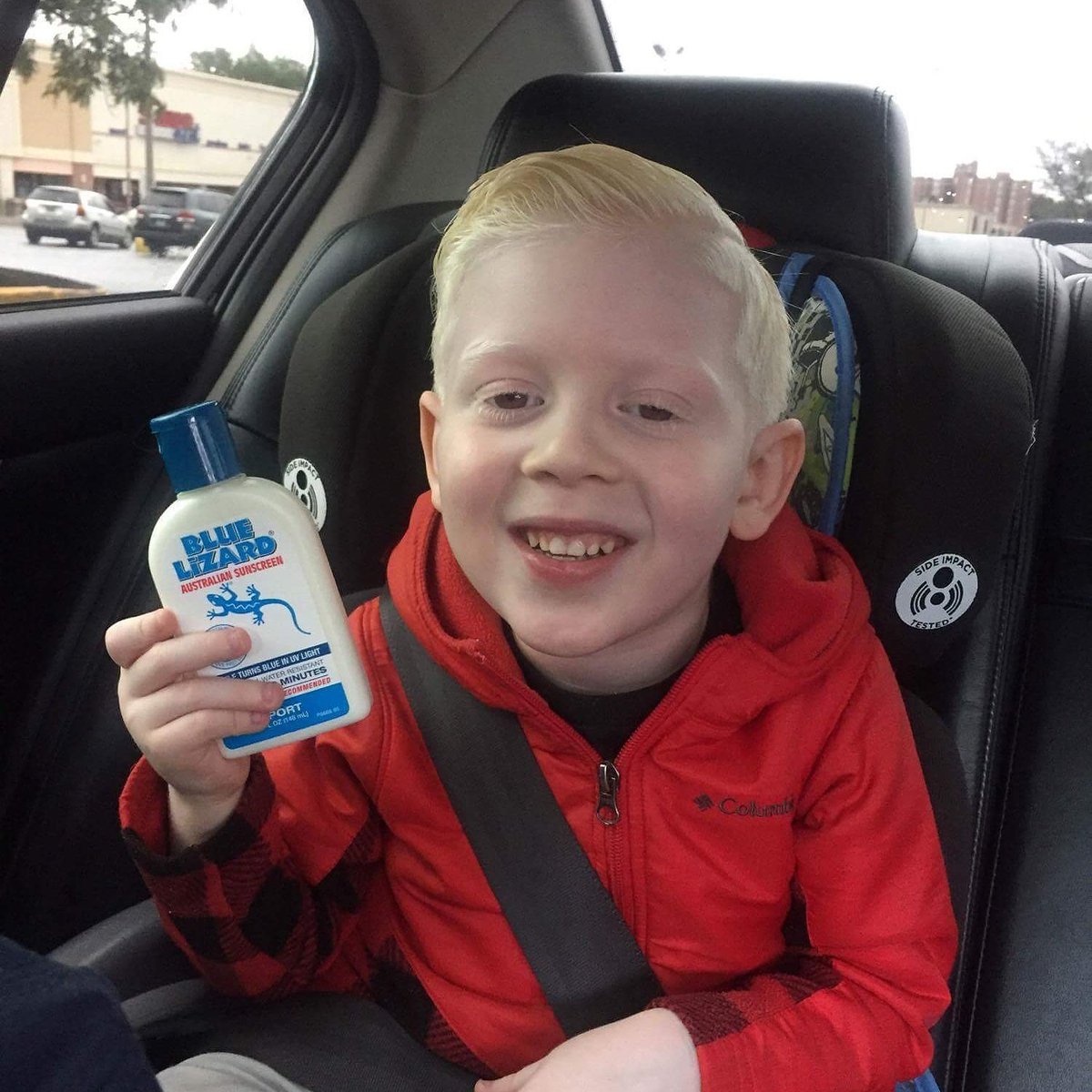 HPSNetwork's tweet photo. #curehps #albinism #bluelizardsunscreen Sunscreen is a must for people with HPS. Have a burn-free Saturday. https://t.co/knf7dTAPPn