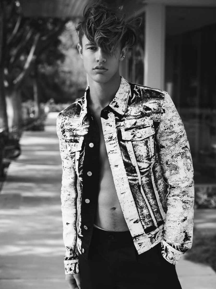 Cameron Dallas PH tweet media