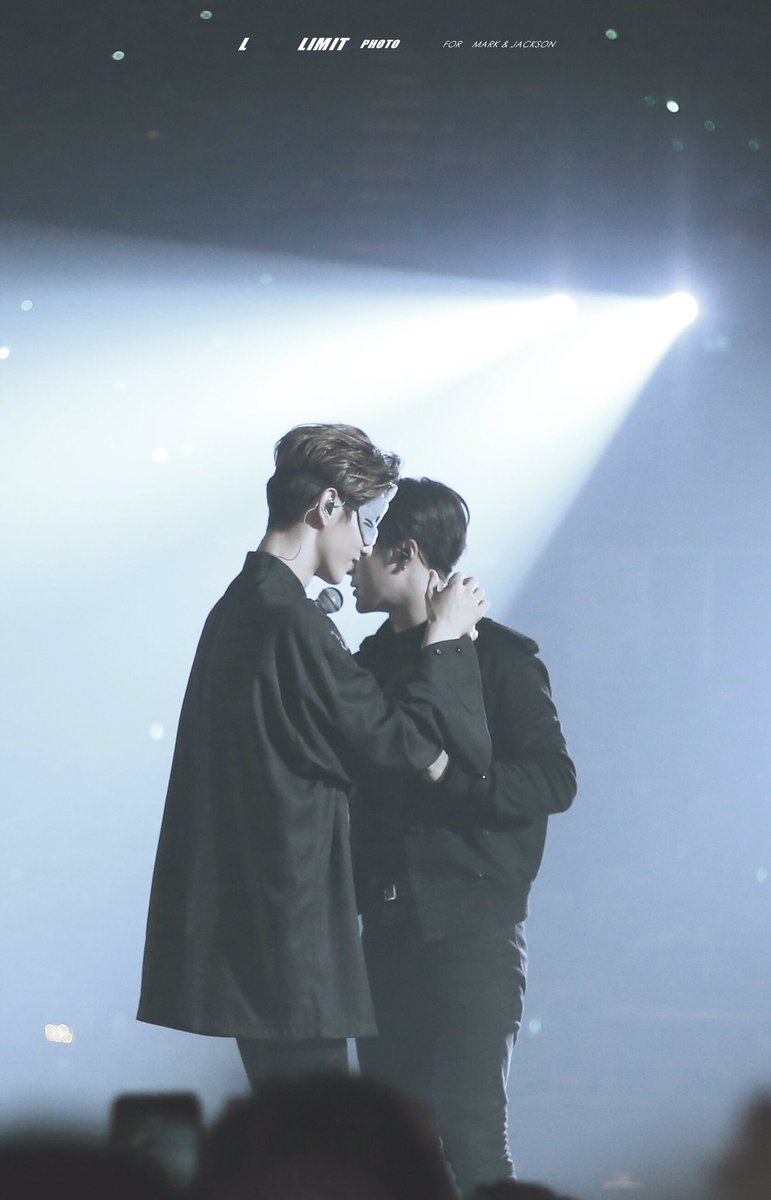 Limit9394's tweet photo. 170617 BKK Good night 
#GOT7 #MARKSON #JARK https://t.co/Qef714eoUd