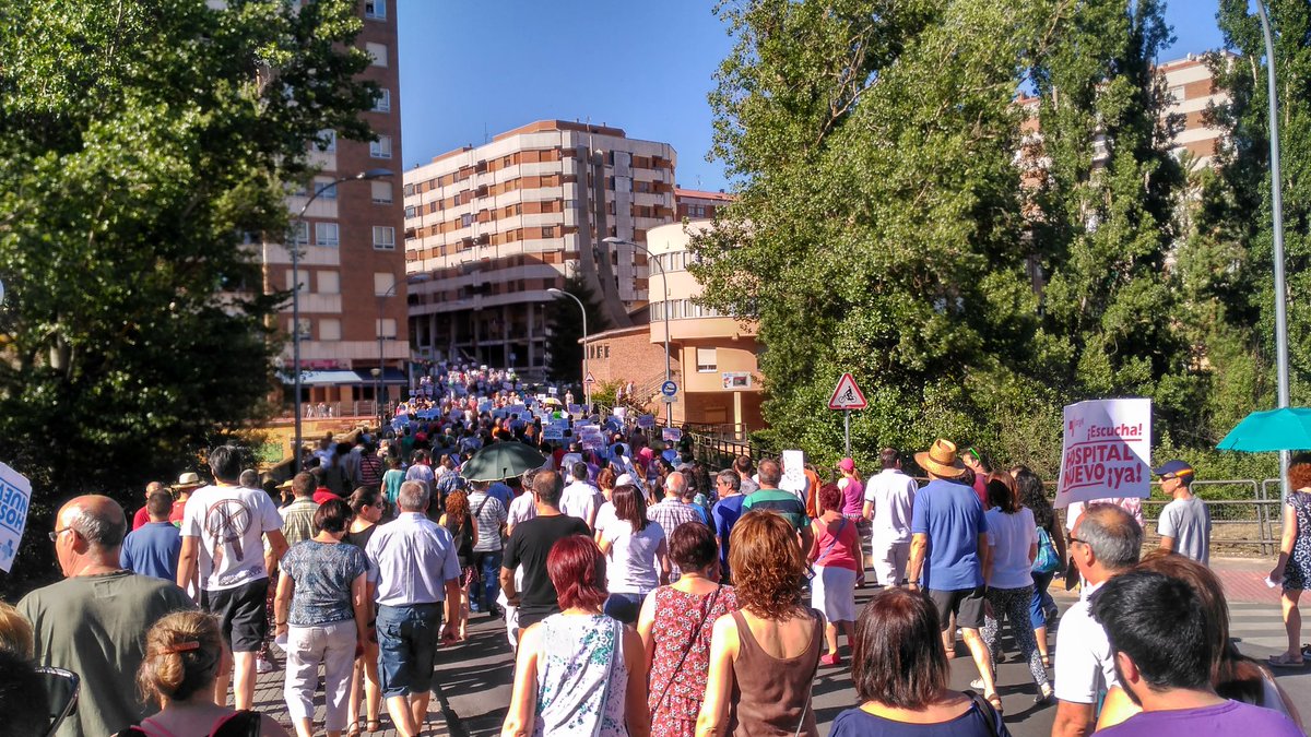 Javiergaro89's tweet photo. #sacyl #aranda #JCyL #hospitalnuevoya miles de personas te lo reclaman en #arandadeduero https://t.co/96HM1vIvxM