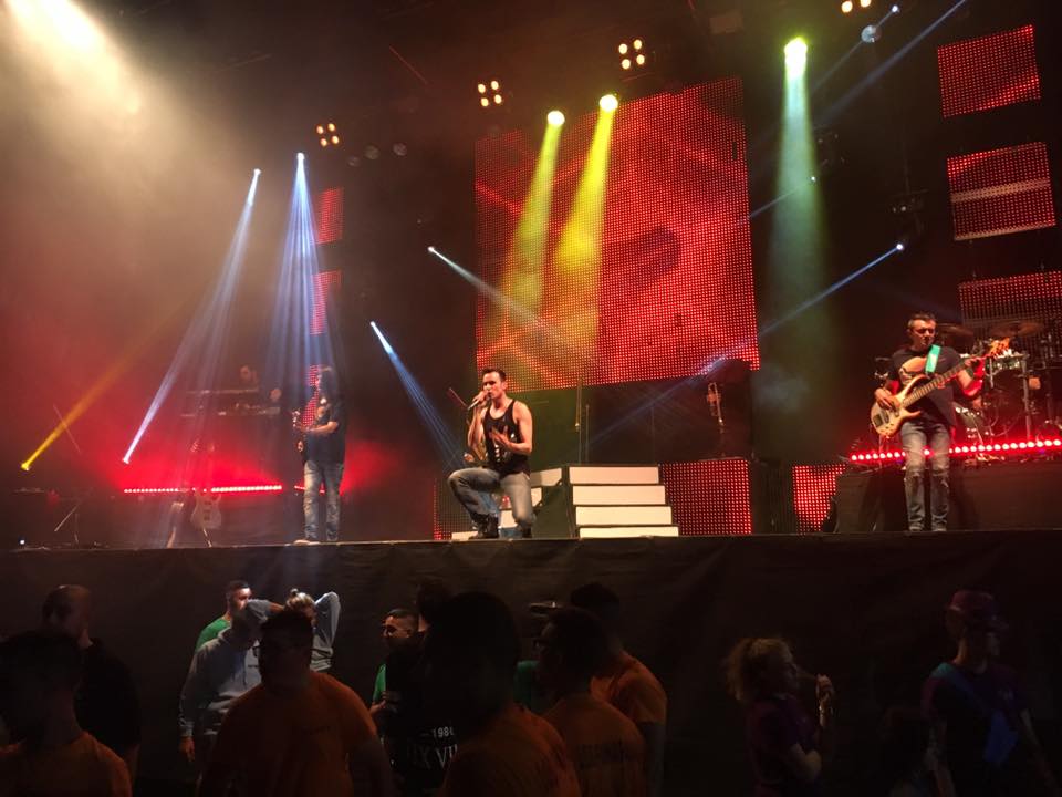 Seguimos!! Gracias a la gente de #NavaDeArévalo y #Covaleda!! Esta noche #Villabáñez y mañana vermú, tarde y noche en #QuintanillaDeLaMata