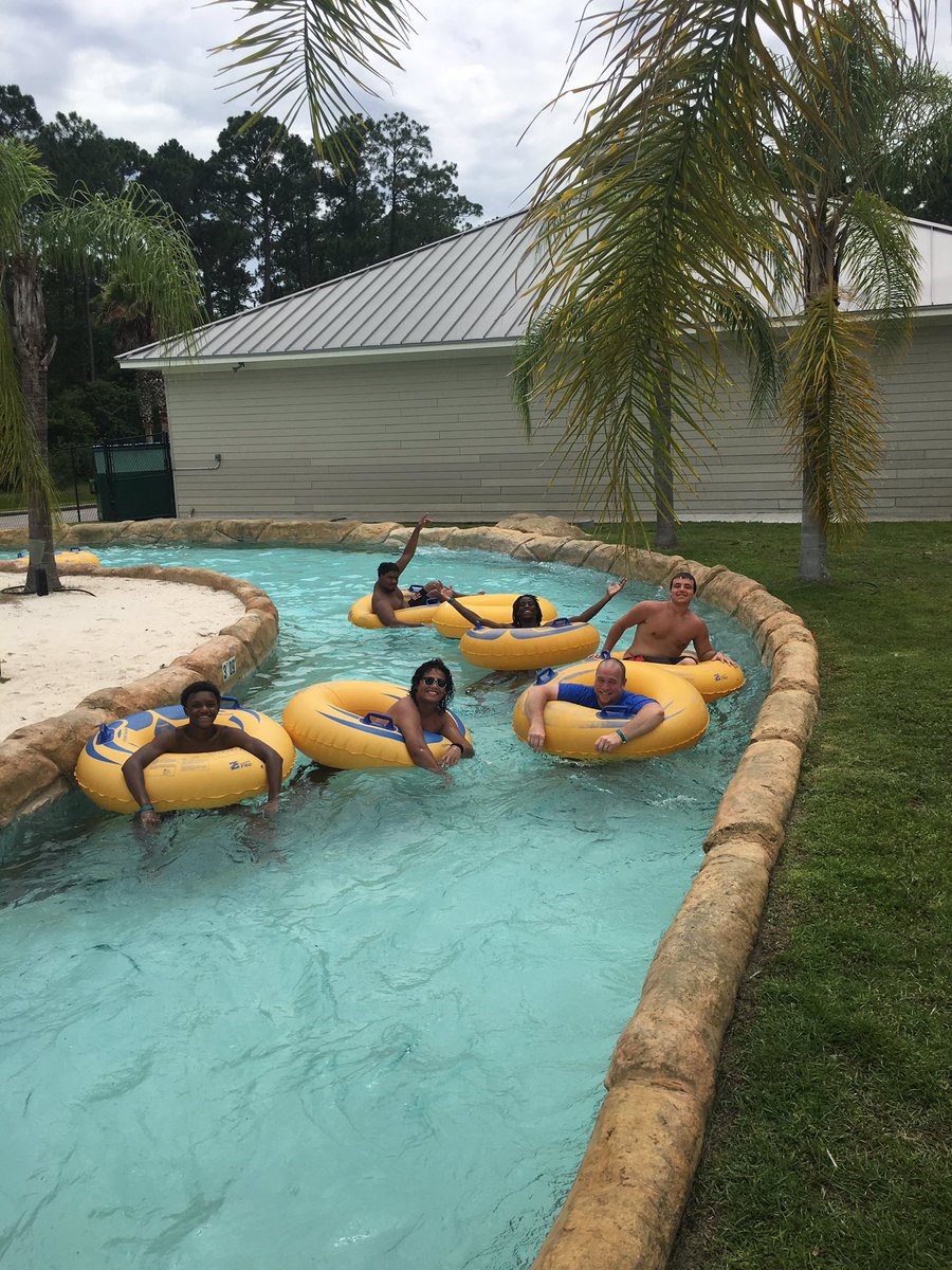 bronston88's tweet photo. Feeling lazy? #dontworrybeachhappy https://t.co/WJlSuEpzF7