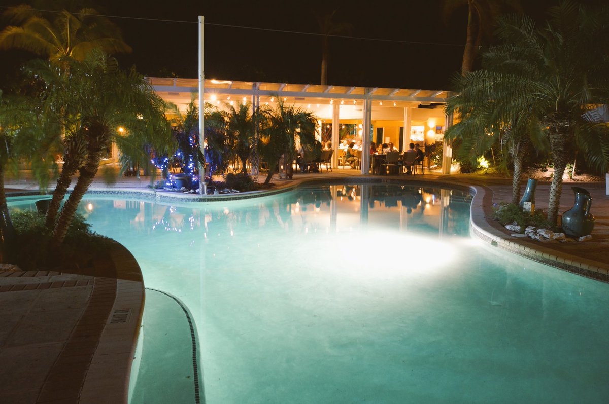 RT @BeachHouseMVMNT: Elegant poolside restaurant with delicious seafood and excellent service #turksandcaicos