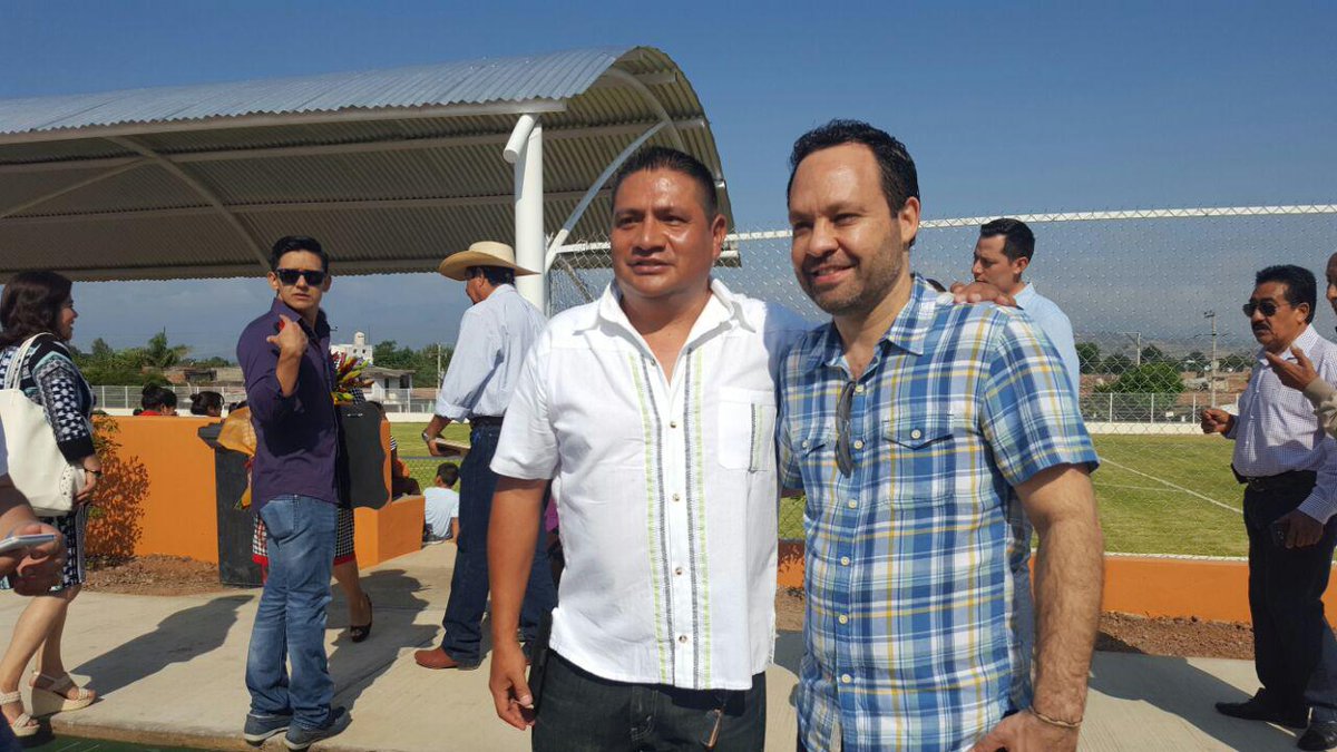 ClementeCH's tweet photo. El compromiso de los @DipCiudadanoMX es darle condiciones presupuestales a sus gobiernos para que le cumplan a la gente. https://t.co/0yyYI1APC6
