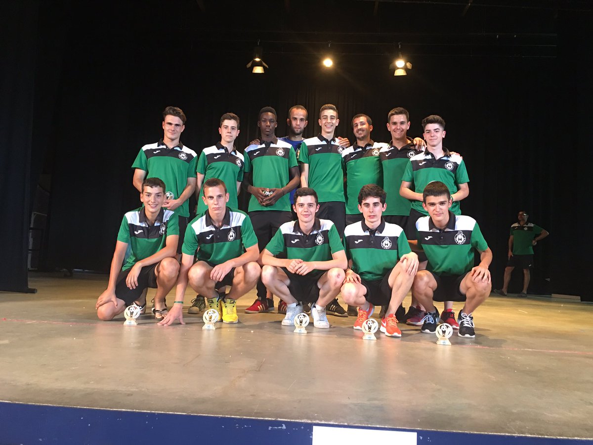 fbpreses's tweet photo. Jocs i dinar en familia de fi de temporada! Gràcies a tots per fer-ho possible! #somlespreses #moltmésquefutbol @ursailavall @RadiolaVall https://t.co/p11ipVz5aa