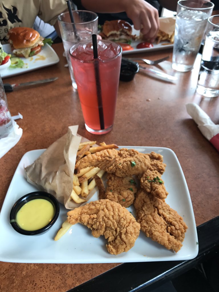 NolansFoodBlog's tweet photo. It has been a while 😉 #Round2 https://t.co/vY686VRCij