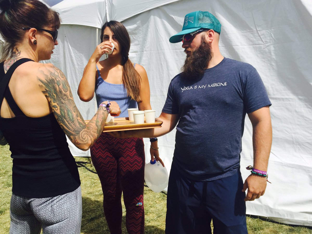 HanumanFestival's tweet photo. .@OmGrownYoga &amp; Tea Bar generously handing out Matcha Lattes before our next wave of classes! 🙏🏼 #HanumanFestival #YogaIsMyMedicine https://t.co/kyeMR0BHnW