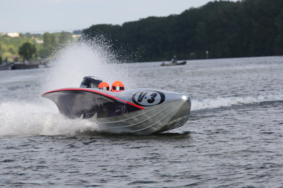 Conflans Sainte Honorine On Twitter Pnb2017 Conflans Quel Show Motonautique Pour Le Pardon National De La Batellerie