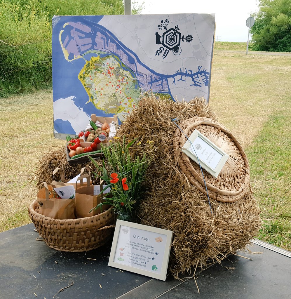 DeProefschuur's tweet photo. @StapUitJeStad @gemNissewaard boerenlunch #Bernisse #Voorne-putten op je bord! Producten o.a @Kwekerij_Dukker @RonZwinkels @WoutLugtenburg https://t.co/JlWe66nei8