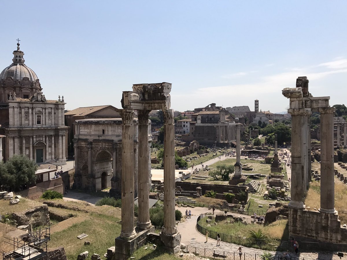 graciefraz1's tweet photo. when in rome🇮🇹 https://t.co/SZbAIKCOox