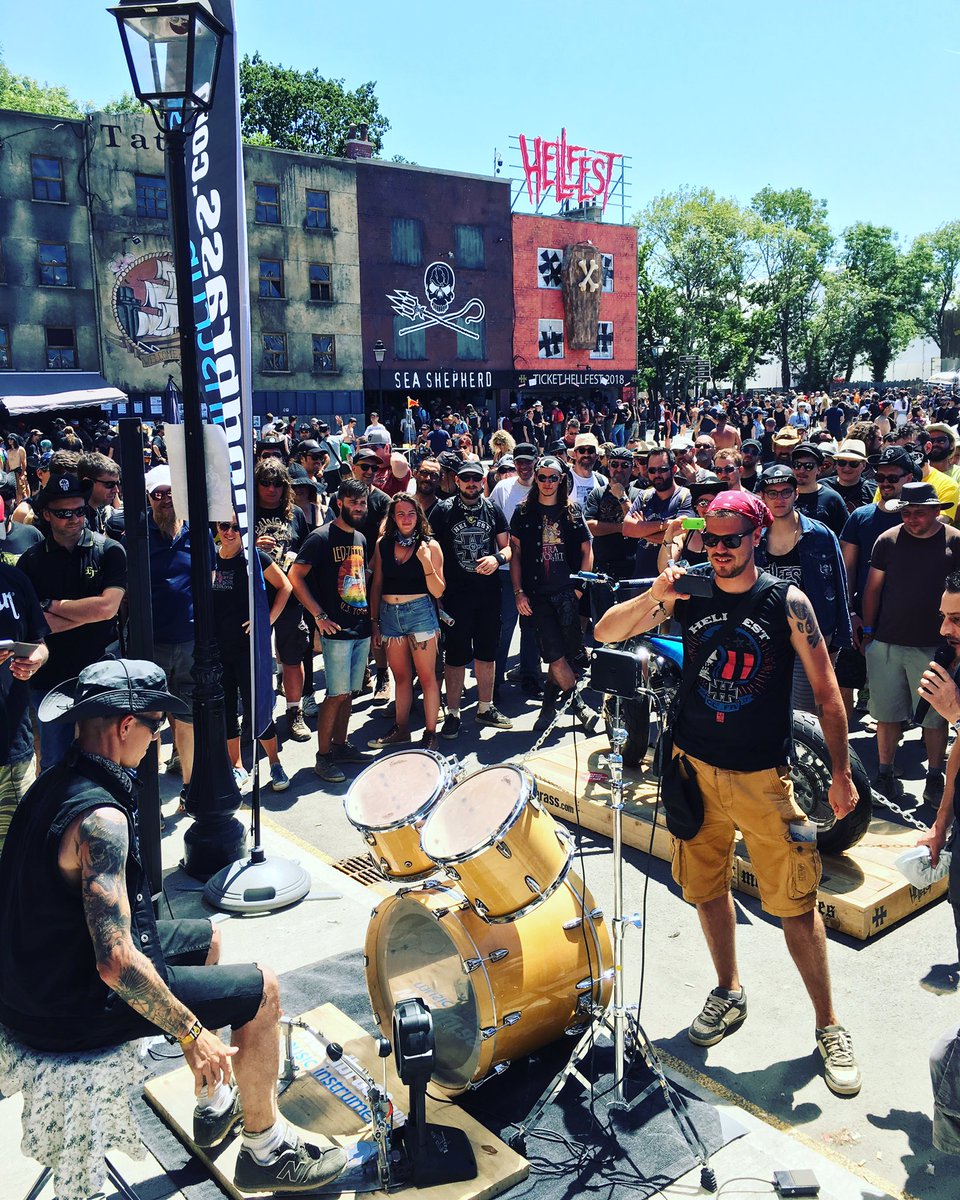 woodbrass's tweet photo. Stand Woodbrass, concours #drumometer ! #hellfest2017 #hellfest #hellfestopenair https://t.co/R2CCI79y89