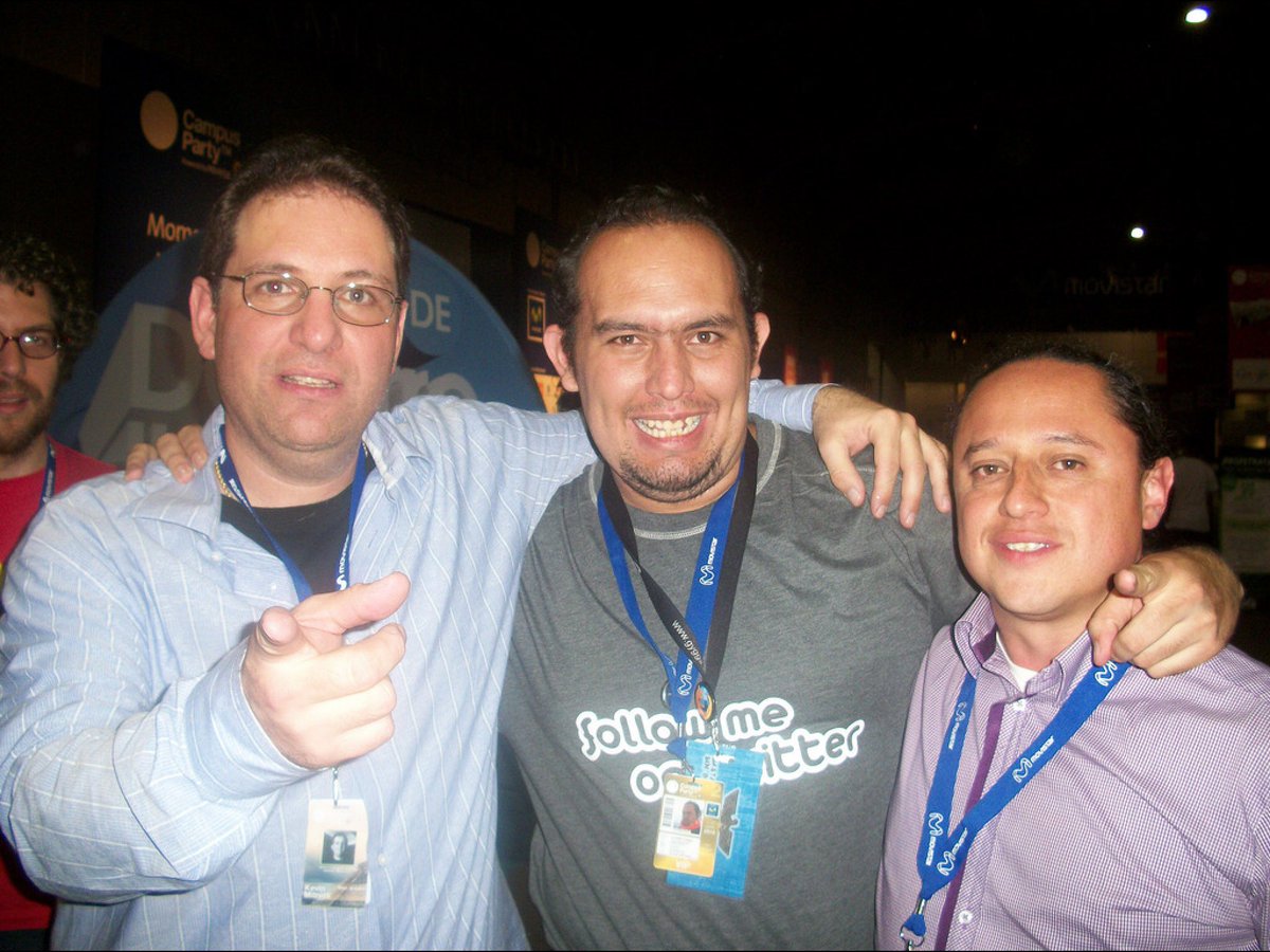 Oasisantonio's tweet photo. #CPMX2 2010 https://t.co/fus7pRHyWI