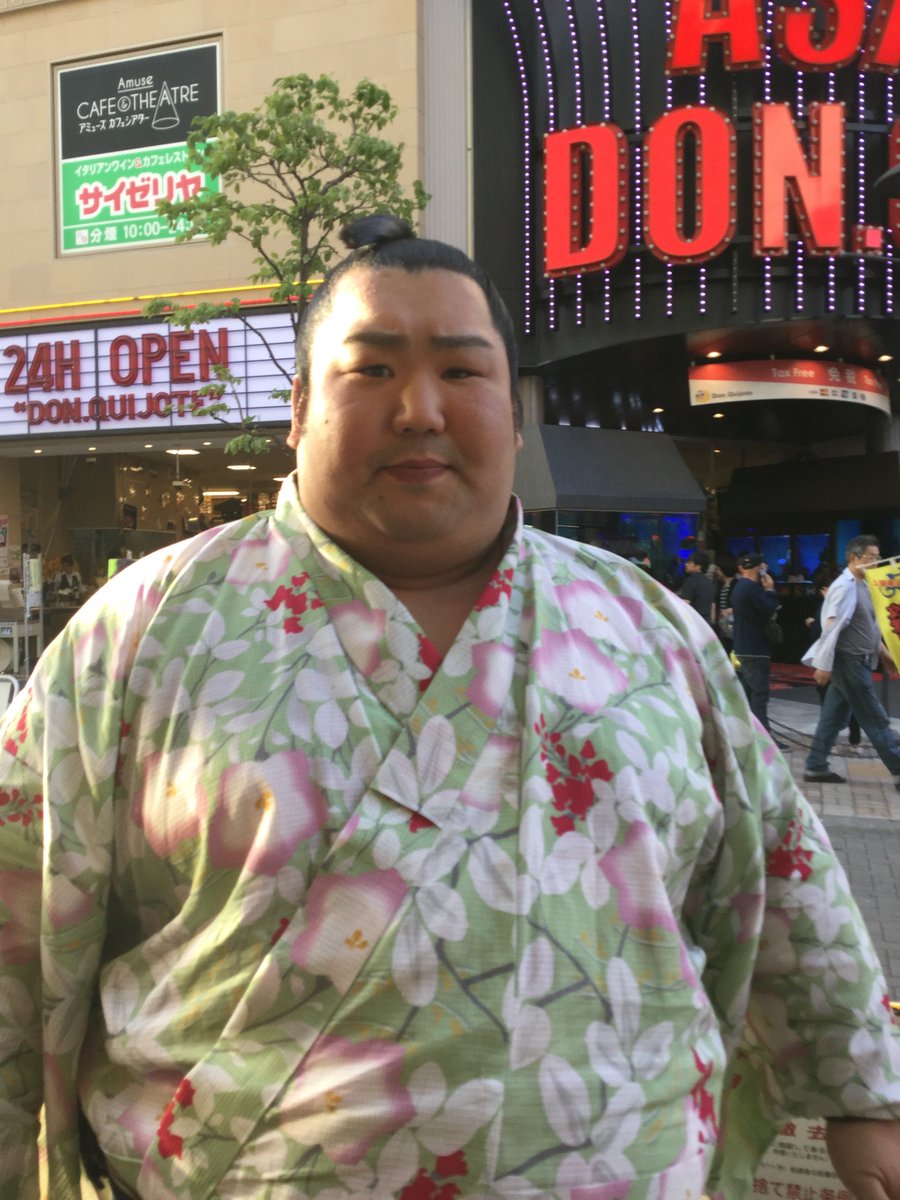 Miko Twitter પર 徳勝龍関と阿武咲関 もっと話を聞いていたかった 徳勝龍関の包容力 ツッコミ交えたトーク おしゃれだし 笑顔が可愛い かった 阿武咲関の若さいっぱいの相撲へのガッツあふれる発言とはにかむ笑顔 本当に楽しかったー 何と徳勝龍関の反物が