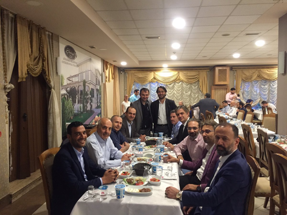 Ak güngören ilçe başkanlığımızın verdiği Vefa iftarındayız 
@sahipsizakil <a href="/Baracli/">CÜNEYT BARAÇLI</a> <a href="/kocihsan/">ihsan koç</a> <a href="/AvBekirDedeler/">Av.Arb.Bekir DEDELER 🇹🇷</a> <a href="/yunusgokmen_/">yunus gökmen</a> 
<a href="/yuksel_akyol/">YÜKSEL AKYOL🇹🇷</a>