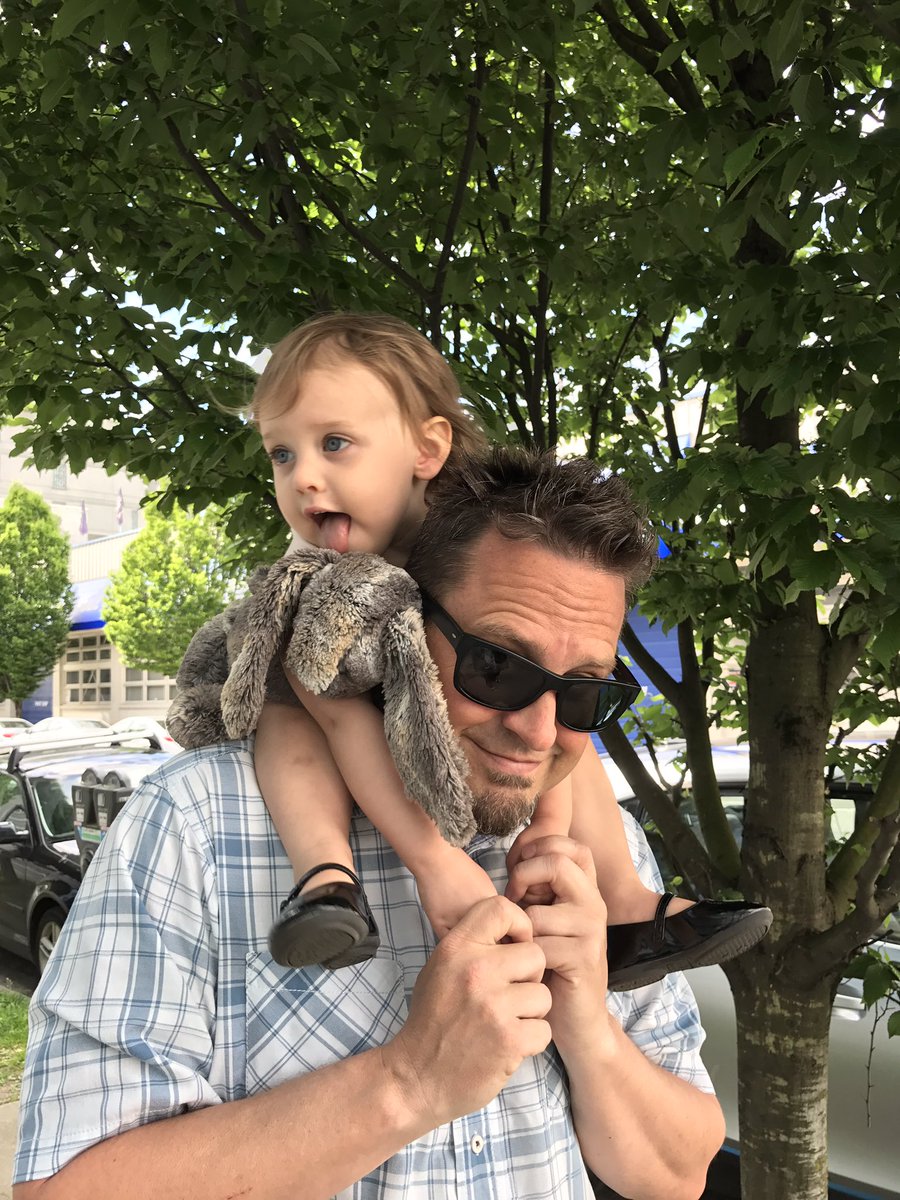 andydunks85's tweet photo. @YMCA_Canada #ylm16 #YMCALocalMOTION We are celebrating my hubby with lots of Fathers Day kisses & cuddles! https://t.co/1RDd10UfbW