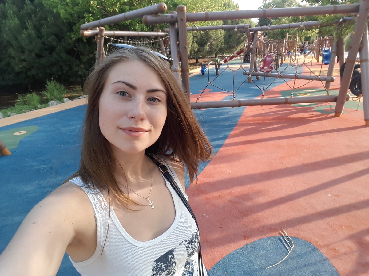 Nelya1393's tweet photo. Обычная детская площадка.. https://t.co/2DmsFHme2J