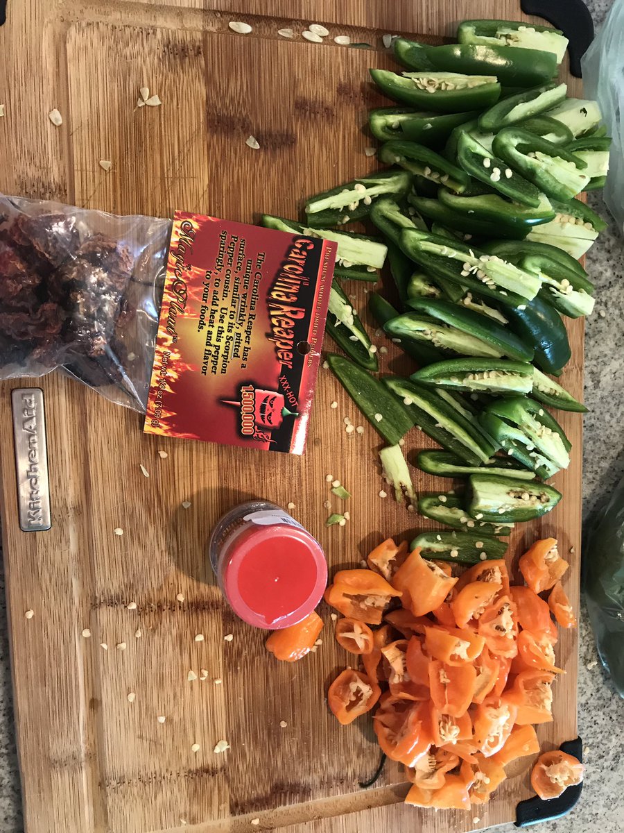dsdillspickles's tweet photo. Can't have spicy pickles without spicy peppers https://t.co/x3JNjGO5Dy