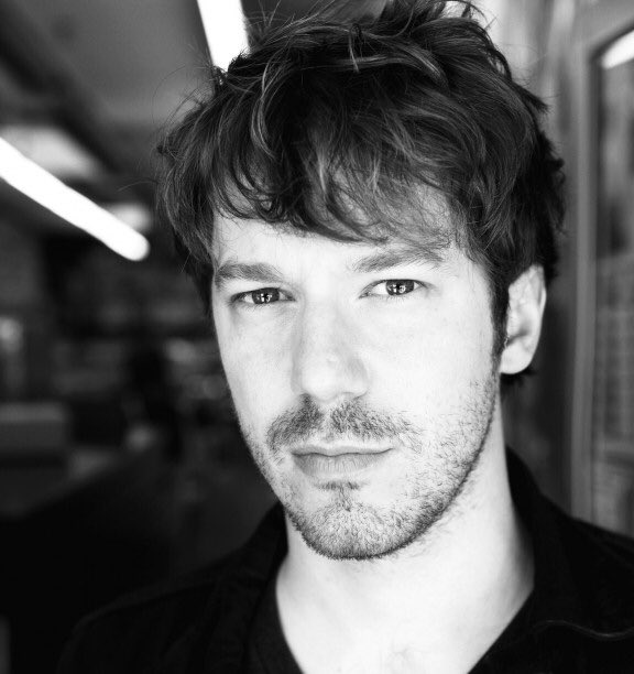    We wish a very happy birthday to John Gallagher Jr.! ¡Feliz cumpleaños 