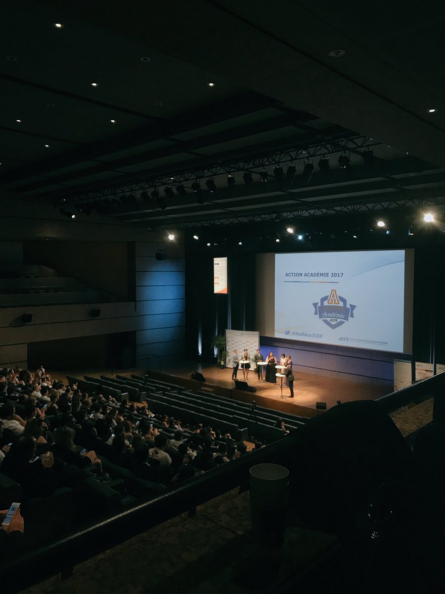 KarenJouve's tweet photo. Cérémonie de clôture de l'incroyable #SmartMTP #AudaceJCEF la jeunesse au cœur de l'action @JCE_France @JCE_Montpellier https://t.co/LFL0FVpeeN