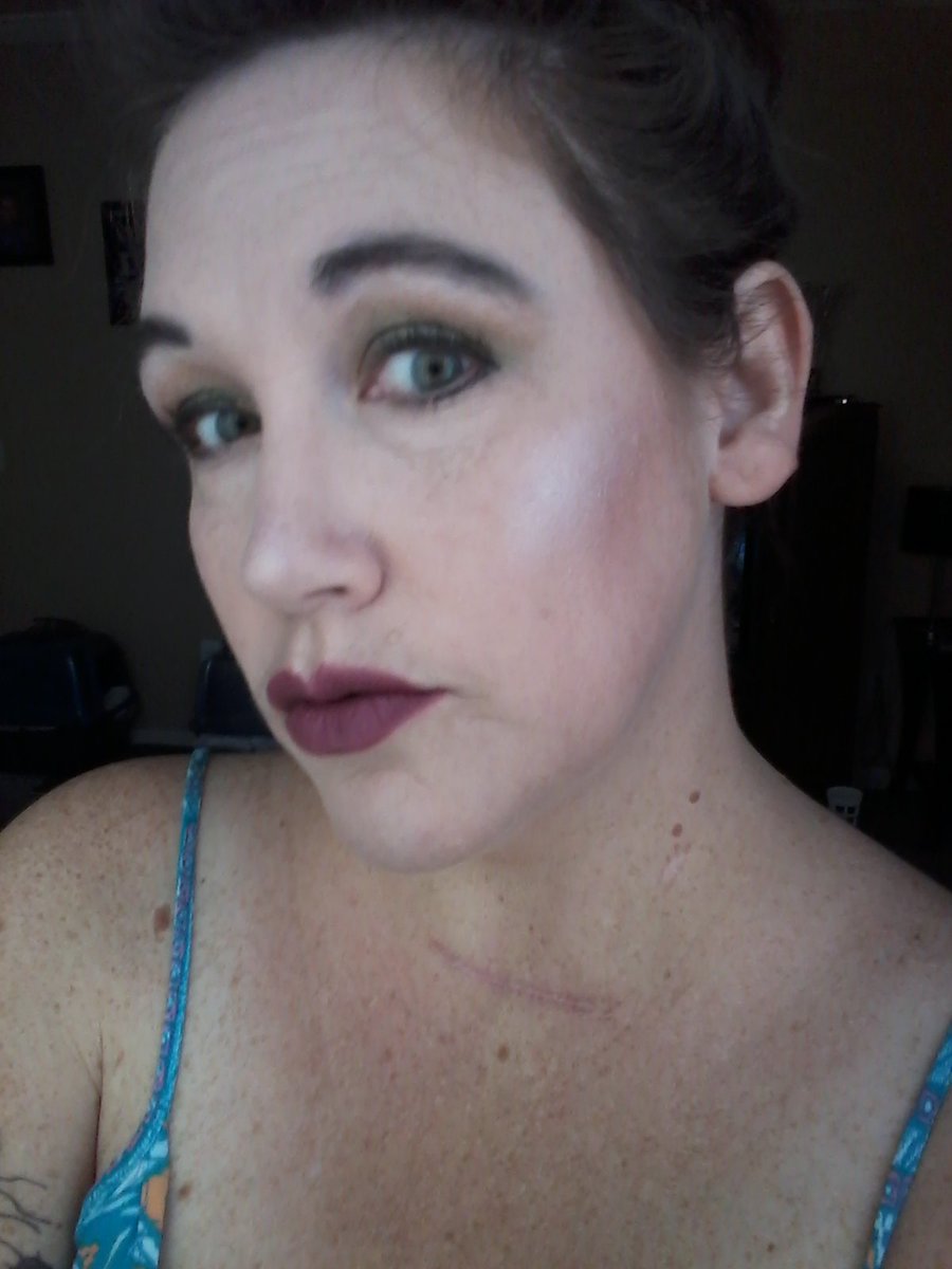 MermaidforAdore's tweet photo. I've spent months telling others to Always Adore Yourself. Guess it's time I tried doing it myself. So here's me today #ProjectAdoreYourself https://t.co/0QbqE53HN7