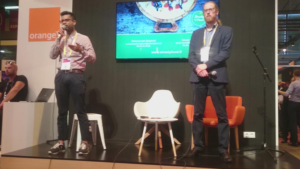 zozyou's tweet image. Une petite faim... L&apos;heure du goûter @ streetyfood @Asiminho75 moi j&apos;adhère,  et vous ? #barcamp #pitchelevator #vivatech #orange #nqt