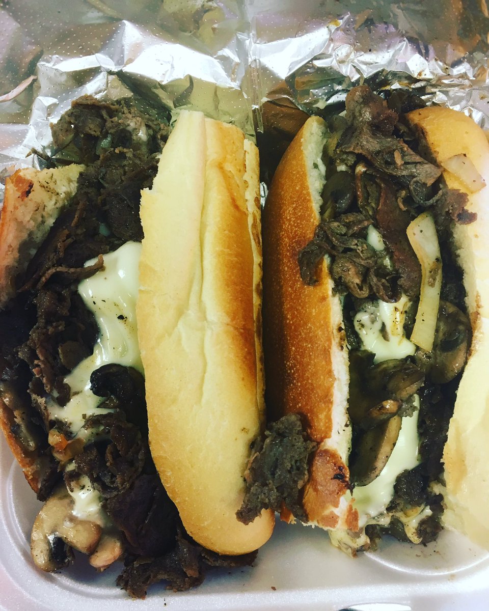 RhinoSubs805's tweet photo. Best cheesesteak in town #rhinosubs #cheeseteak #orlandoeats #orlando #omg #bestsubs #orlando #onionsmushroomsgreenpeppers #trifecta #yum https://t.co/gUJE1Cd9mI