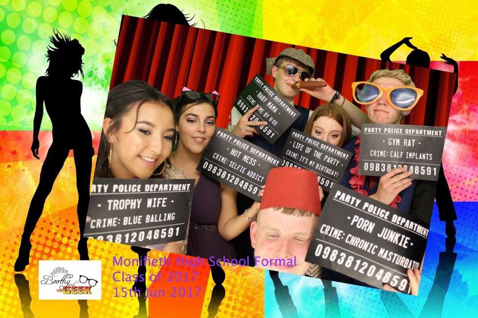 Monifieth HS Formal #monifiethhighschool #classof2017 #invercarsehotel #dundeecity #photobooth #grabaprop #strikeapose