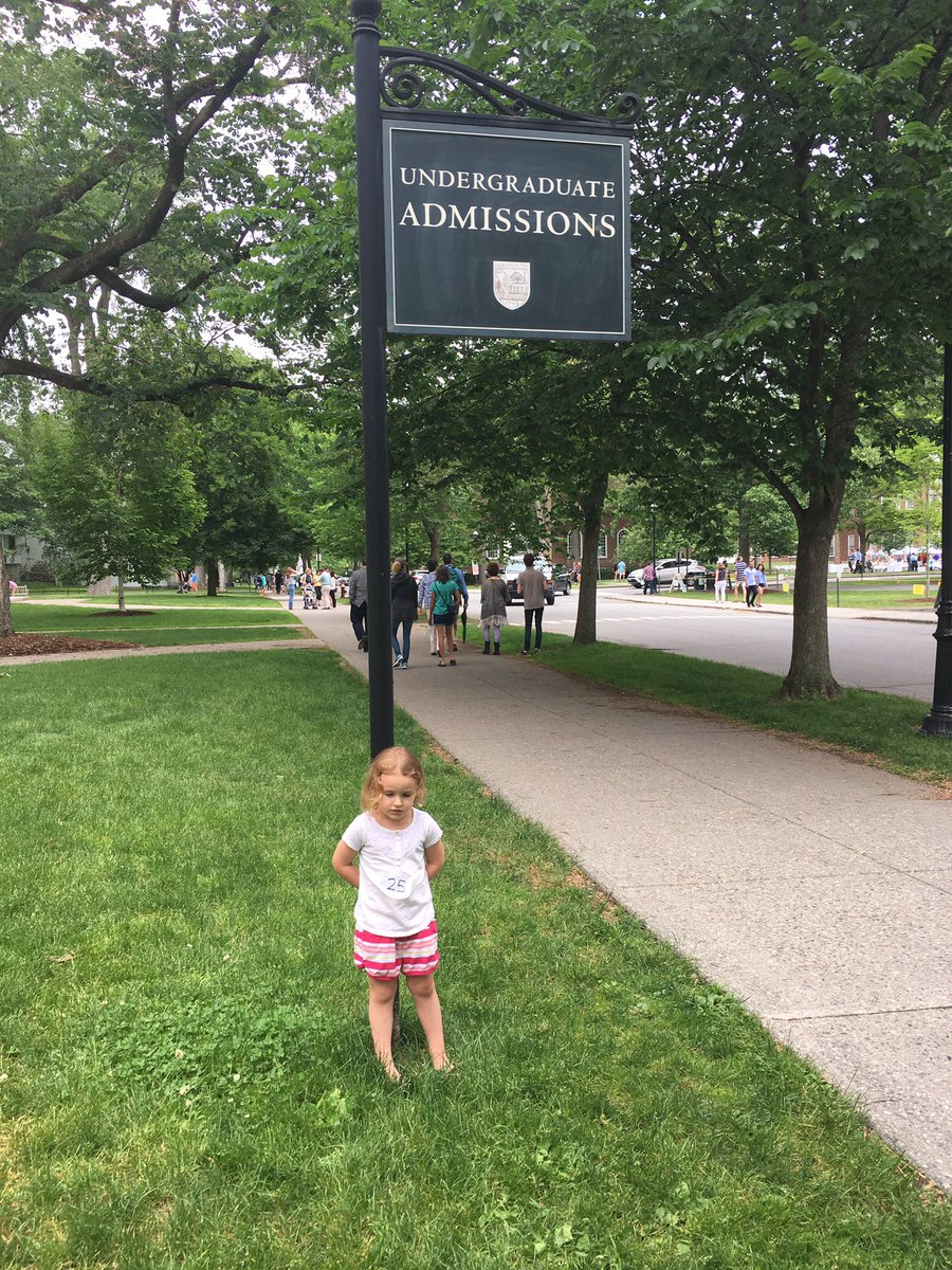 PaulCurleyBC's tweet photo. Sunny Saturday at #DartmouthReunion. #Datmouth https://t.co/oTS1nrrBha