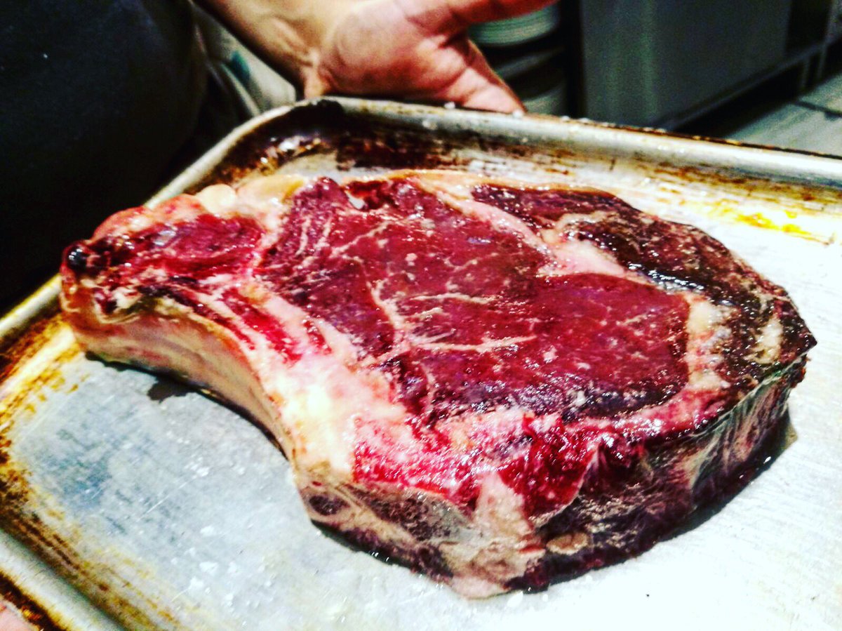 28 day aged ribeye from <a href="/AubreyAllen/">Aubrey Allen</a> tonight <a href="/BernardisLondon/">Bernardi's</a> 👌🏽#beef #ribeye #myfave