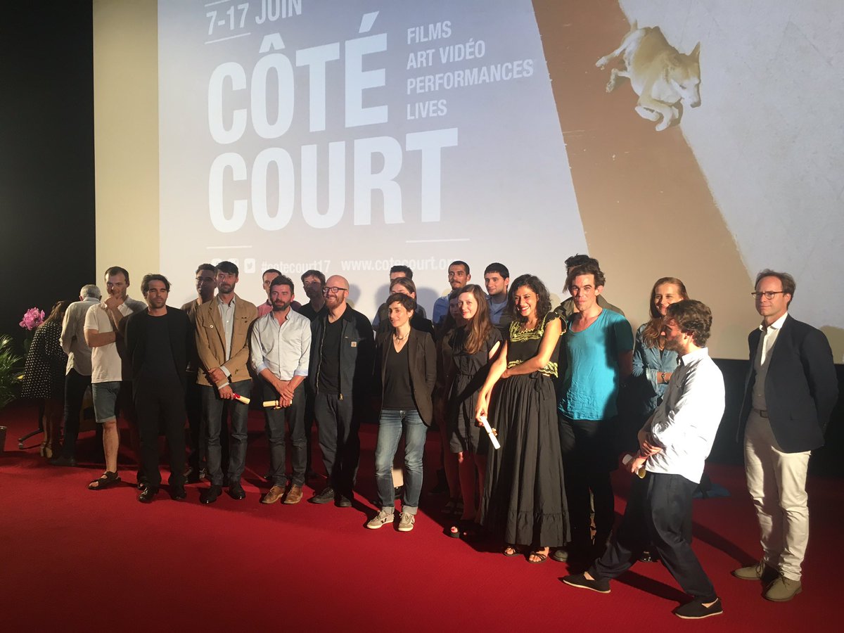 cotecourt's tweet photo. La Cérémonie de clôture se termine en beauté avec tous les lauréats #cotecourt17 https://t.co/oZypSx11ke