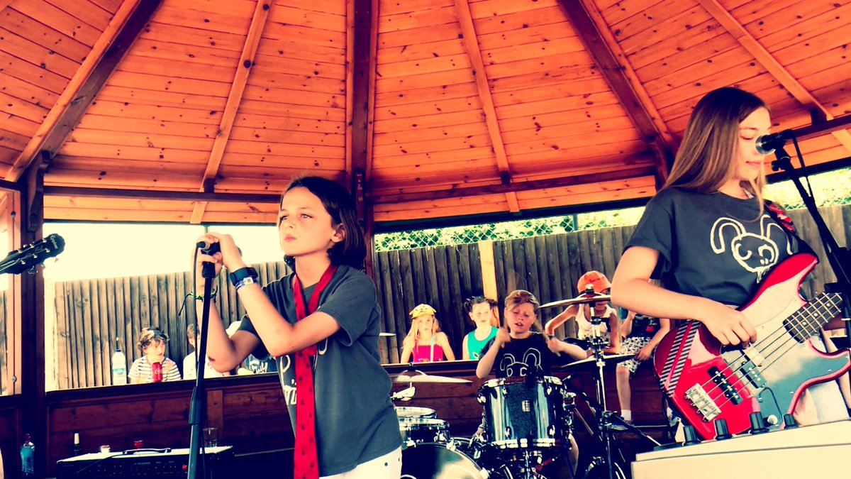 dEATHRABBTs's tweet photo. we had a fantastic time rocking out at the ECS summer fair today... 
thanks for coming! 🤘🏻 https://t.co/x4YDGvGX2n