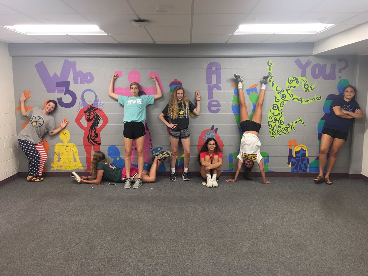 S_T_ABball's tweet photo. Had a great weekend at K State Team Camp! Went undefeated, explored Manhattan, and grew as a team! #STArs #STAbball #onthefloorbutgotthedubs https://t.co/LHskta2C7H