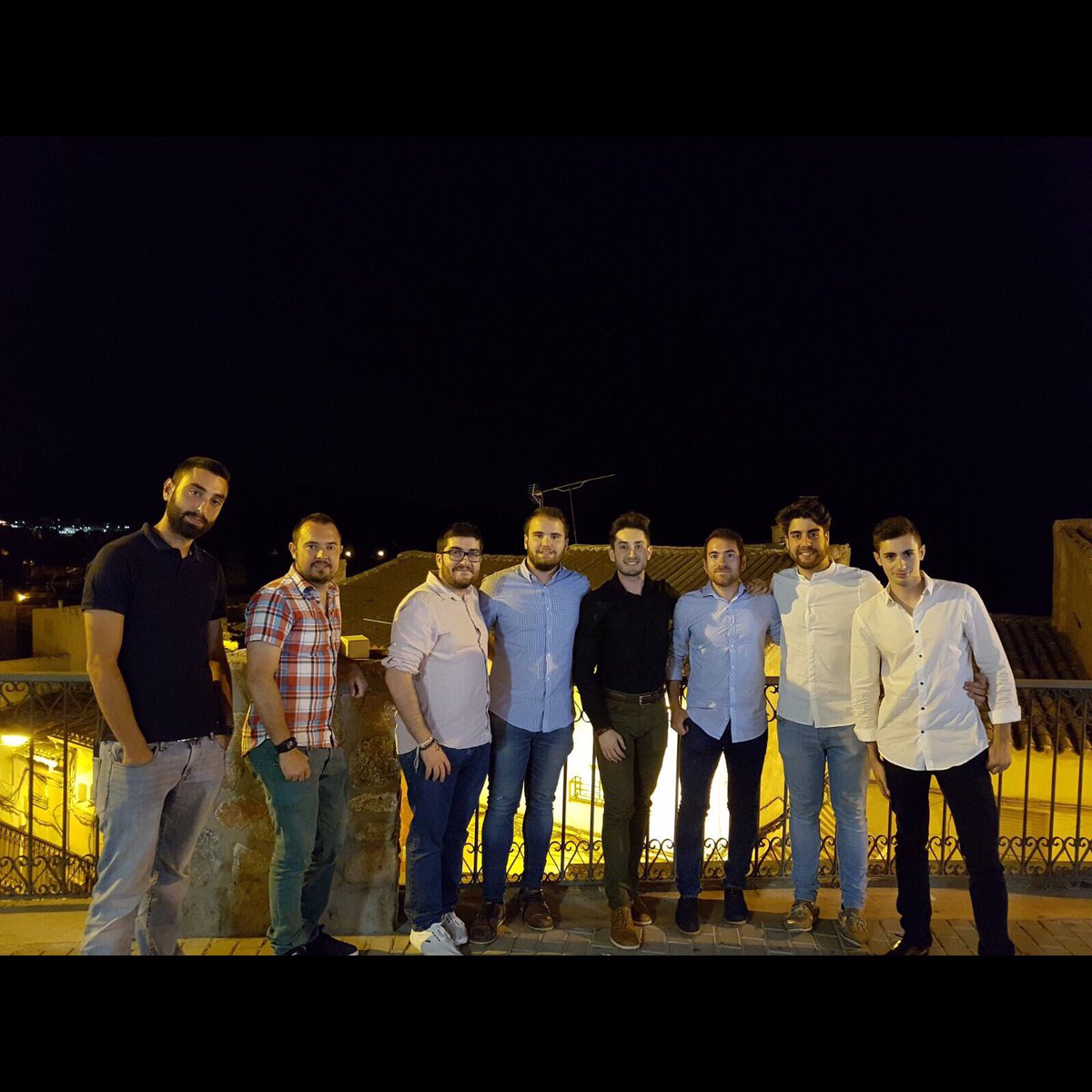Jon_Lucas_'s tweet photo. Graduación 2017 #graduacion #dam #programmer #designerdeveloper #hacker 😜👨🏽💻💻 https://t.co/4o6xrA4uwu