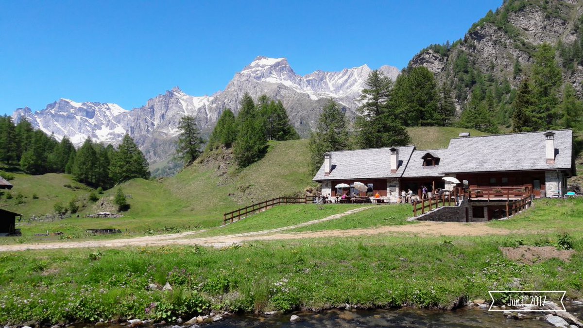 MaggioreChannel's tweet photo. Bellissima #passeggiata intorno al #LagoDevero, sapevate che #Codelago è la #diga artificiale più antica d'#Italia? Godetevi il #panorama ! https://t.co/GqD32aiB6y