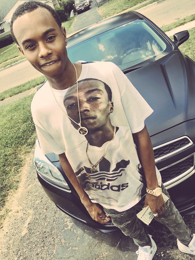 RIP_MURDAMO's tweet photo. Hutch πd me out none of this shit came from Jareds ππΎπ #LongliveHookieGotbandz #444Eva https://t.co/qH0kycA0bX