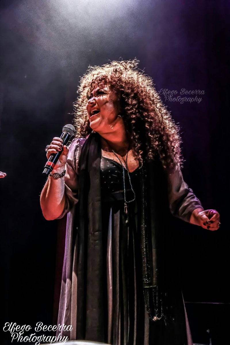 R3venta2's tweet photo. @amandamiguels en su presentacion de @HOBSanDiego donde hizo #Soldout. https://t.co/x4vOZYJGXq
