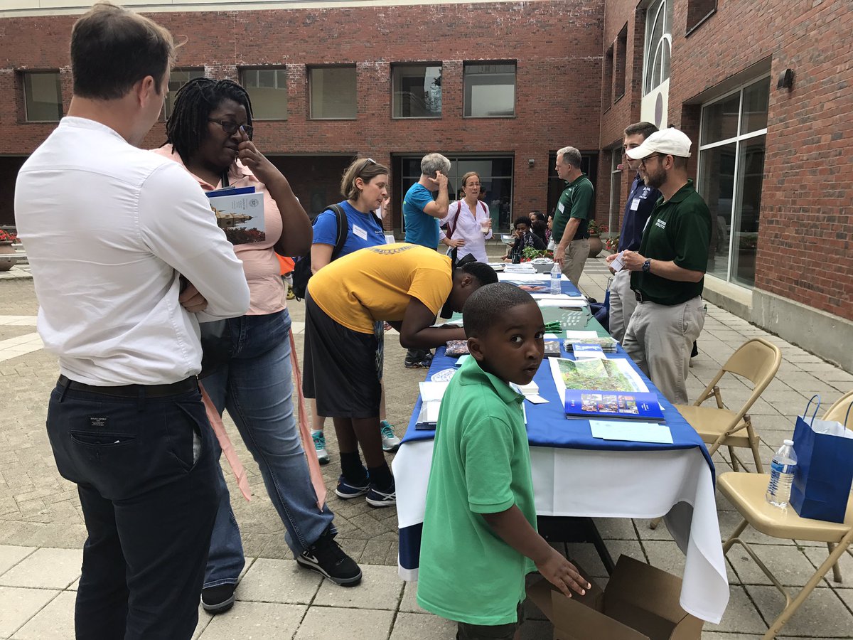 squasheducation's tweet image. Private School Fair! #UIN2017 #Williams